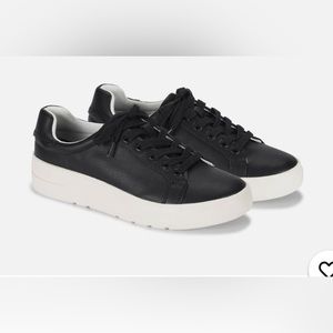 New Baretraps Nishelle Sneakers with Rebound Technology